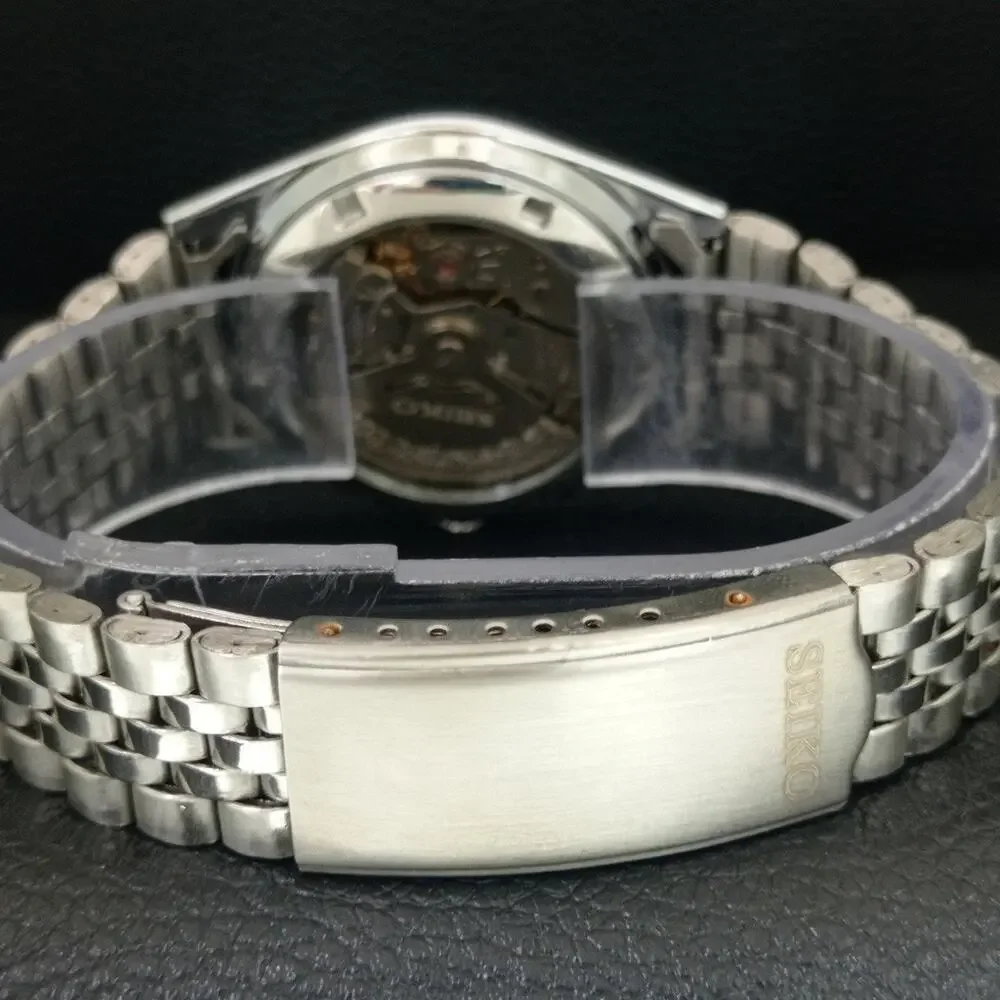 Vintage 1972 Seiko Automatic Mens Silver Watch W/daydate & Red Accents